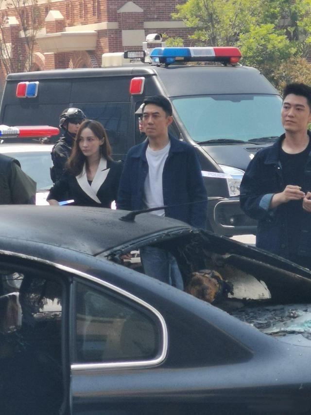 文章离婚她微博沦陷,姚笛“消失”的五年低调拍戏,衣品不俗 188bet代理平台