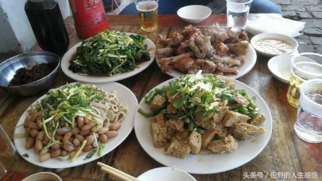 大叔卖的卤猪蹄20元一只,靠特色赚了大钱,顾客