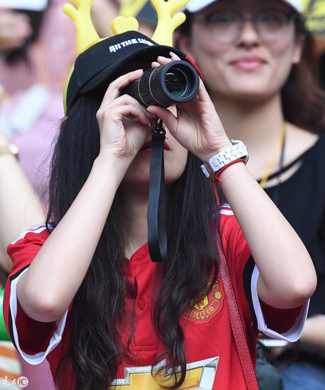 企鹅足球名人赛:中国明星队1-0国际传奇队