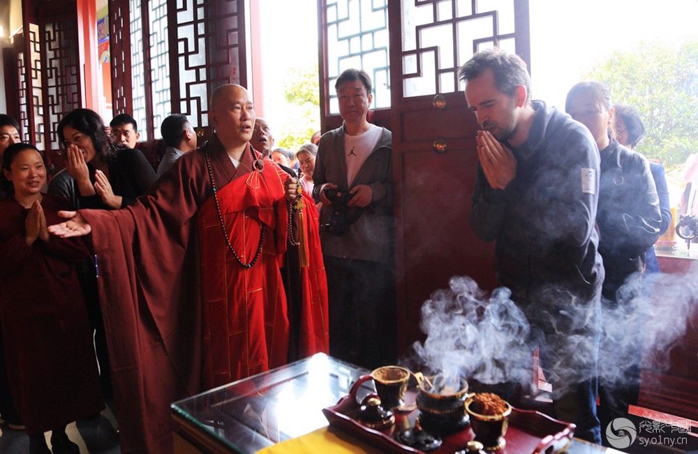 河南镇平鳌圆寺四月初八浴佛法会浴佛节活动隆重举行