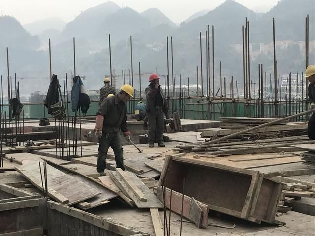 有没有在简阳工地上干活的,求介绍.