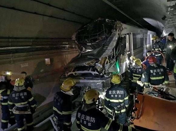 重庆轨道环线人防门与列车发生擦碰 致1死3伤