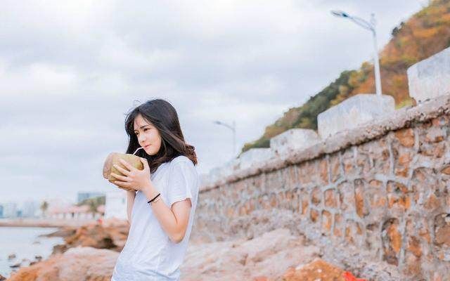 感情中最念旧的四大星座,尤其是第一名,前任一直住在心里