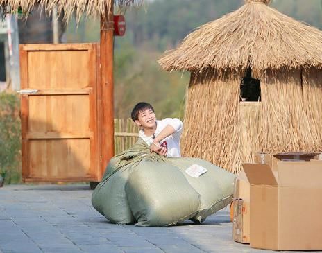 鲜肉彭昱畅,一个勤快爱笑的男孩纸 网友:听他笑感觉我快岔气了!