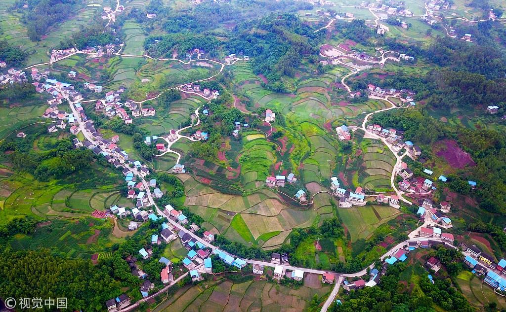 四川广安：初夏山村别样美