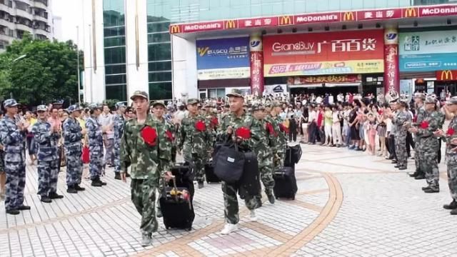 2018年解放军第一批逃兵,户口本印上四个字,一