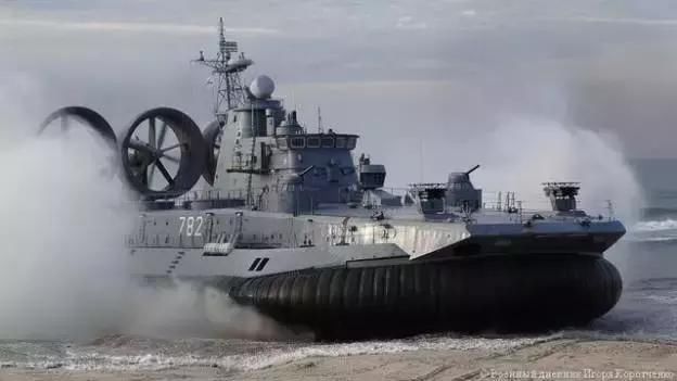 苏联解体20年,乌克兰现在怎么样?镰刀锤头标志