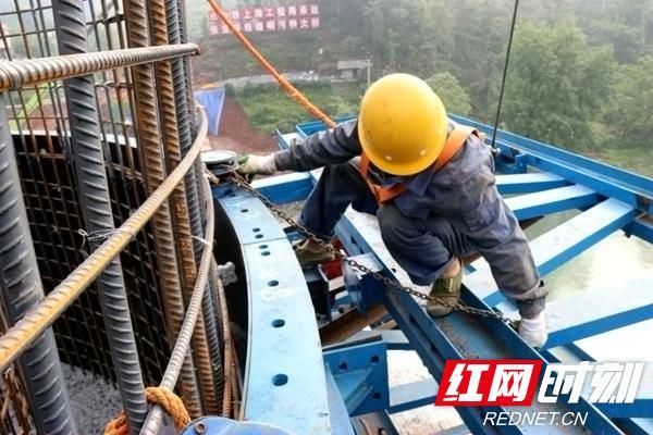 张吉怀高铁建设探访:湘西将迈入高铁新时代