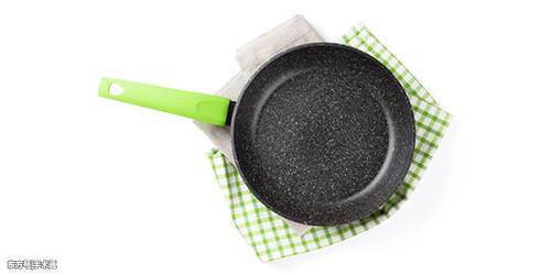 不粘锅又致癌啦?!到底什么锅才安全