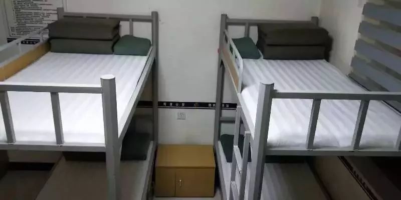 巡控大队警务站、检查站打扫环境卫生 干干净