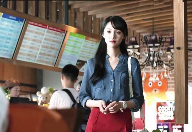 贝微微在剧中的8套衣服,图6是和肖奈初次约会