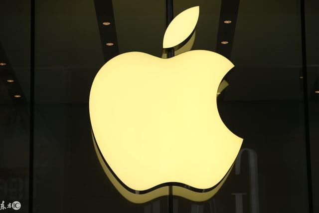 iPhone X销量腰斩 600多亿市值蒸发,苹果真的