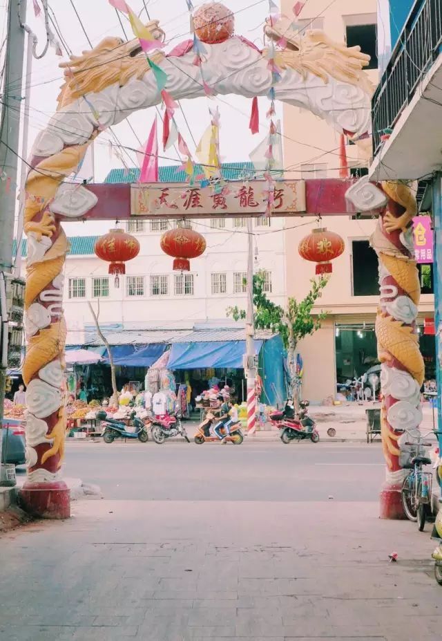 五一推荐丨走十步就是海，三亚这个被无数人错过的小镇，才是真正