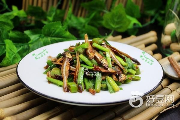 初夏之味开胃下饭菜，韭菜炒河鱼干