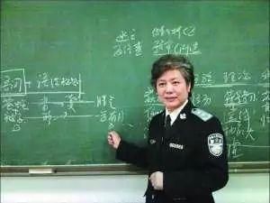 犯罪心理学家：孩子不和你亲，做父母的就要当心了