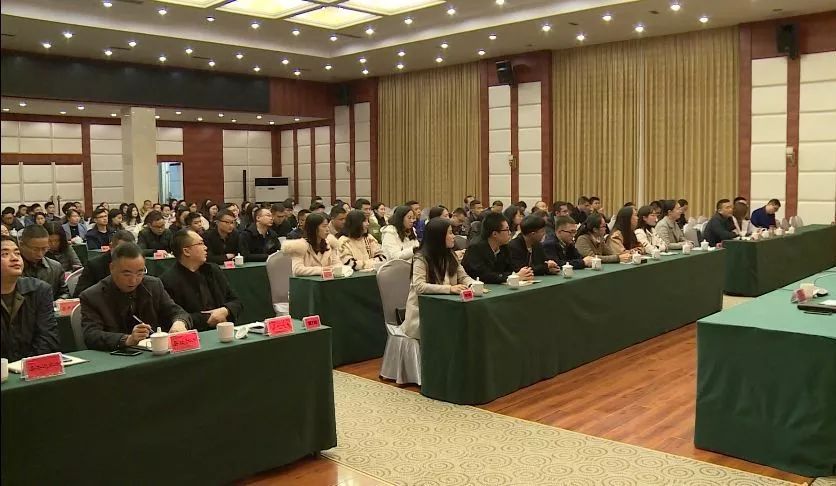 我县73名新录用公务员和参公人员正式入职