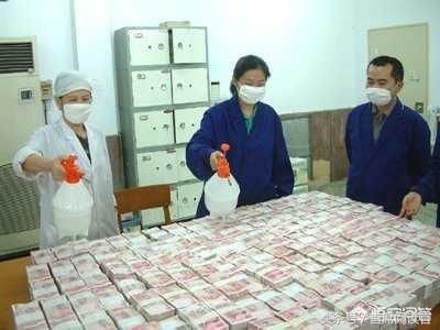 考考你：两秒内决策！你选哪一个？一吨美元一吨人民币一吨黄金