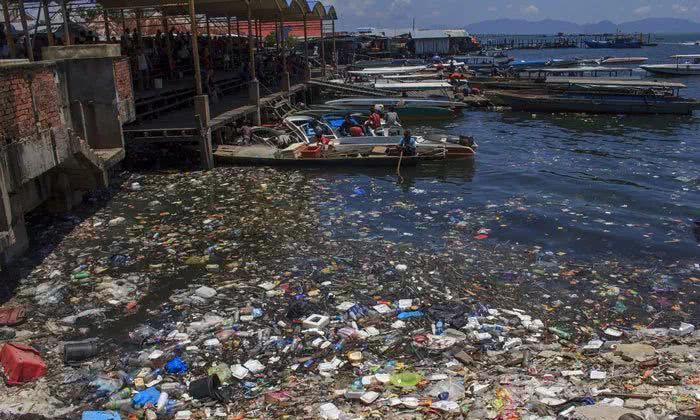 加拿大垃圾在菲律宾放了六年,杜特尔特怒了:不