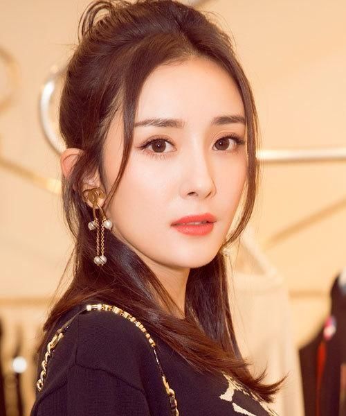 盛世美颜!刘亦菲简单丸子头美到窒息,胡歌艳福