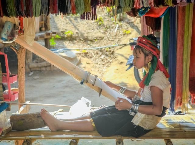 你听过长颈鹿,但你听过长颈人吗