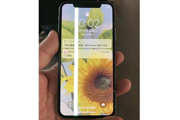 iPhone X刚掉水里就垮?苹果店员回应:不防水我