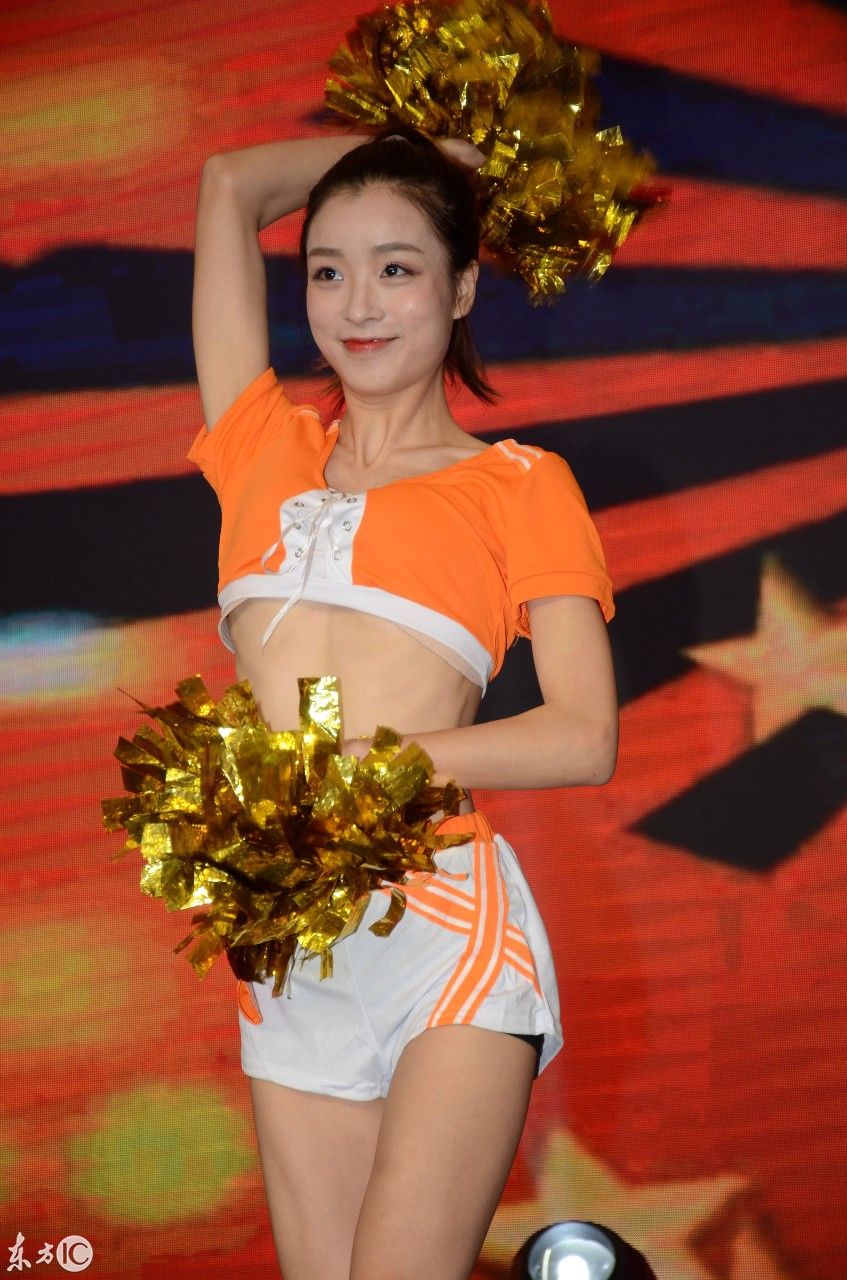 上海:足球宝贝舞动2018咪咕全民健身节