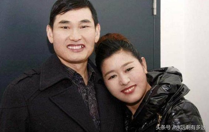 47岁朱之文近照,每天忙商演,从前全家收入5千