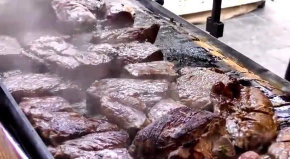 原来在国外也能吃到这么美味的小吃，1份2个人吃都能吃饱份量很足