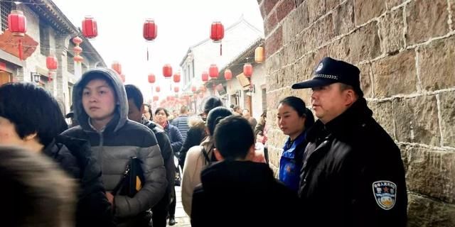火大发了!许昌这些地方全是人人人人人人人,其中最挤的还是…