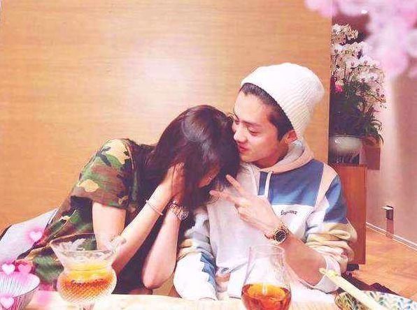 关晓彤为鹿晗庆生,同回鹿晗家