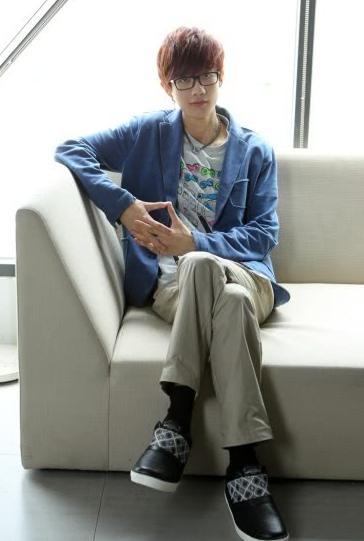 许嵩《拆东墙》入围金曲奖 网友:口水歌也能进