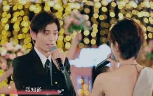 丁禹兮现身晚会，失去美颜后截图放大三倍看，这颜值我没眼花吧