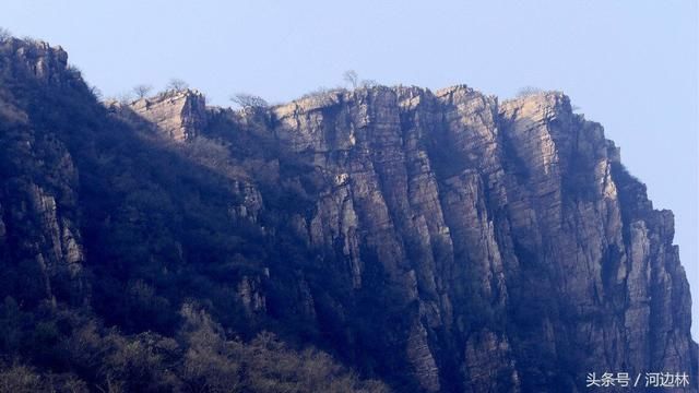 传统的旅游景点有城墙峡,黑龙潭,圆顶峰,水帘洞,海眼泉等五十多处