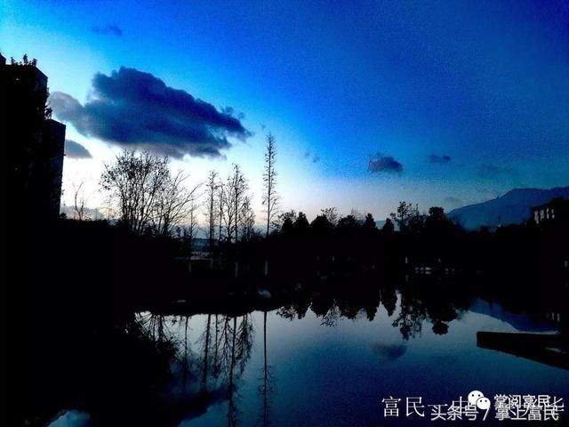 水中倒影，美到极致