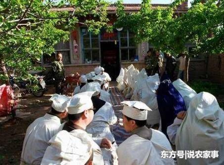 农村老人常说“身穿热服，不登邻门”，你知道是什么意思吗？