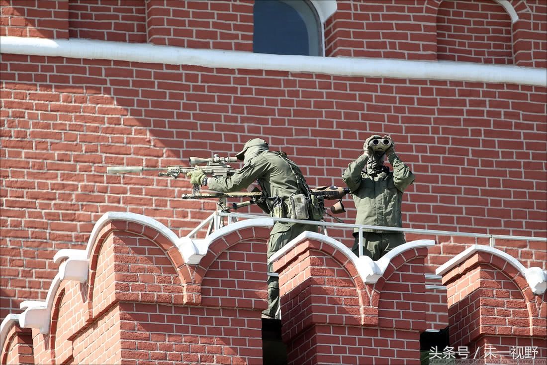 俄红场大阅兵不同视角花絮,狙击手严阵以待,美
