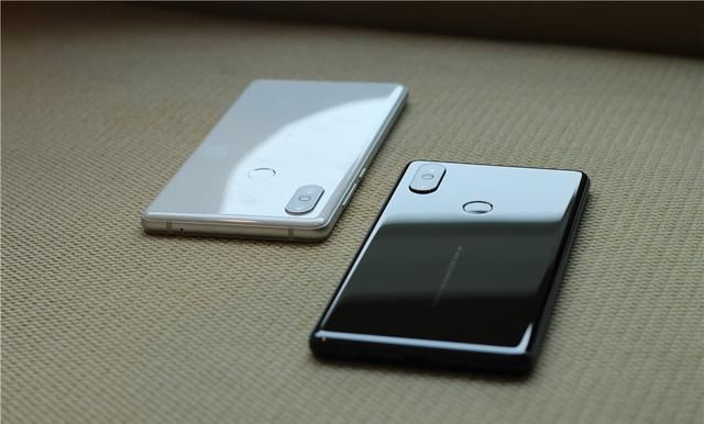 小米MIX2S 骁龙845+AI相机,3299售价直击iPh