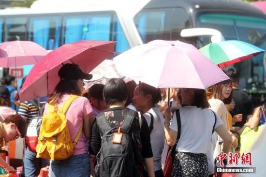 华南等有分散性强降雨 华北东北等局地最高温将超37℃