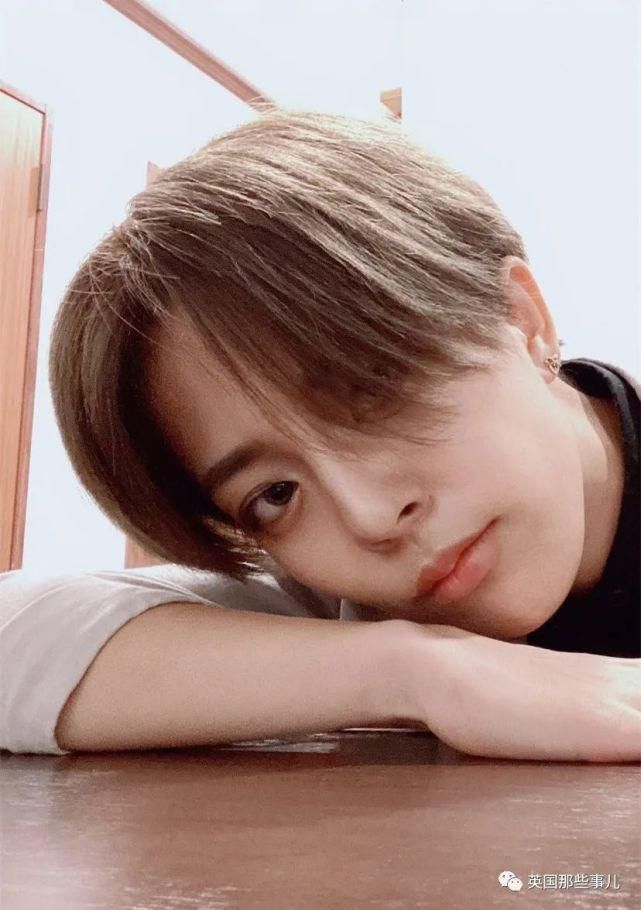 日本取消校花校草比赛的性别限制，男生也可以当校花了！