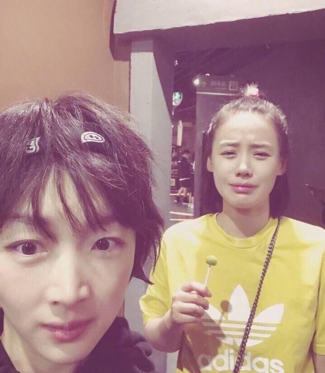 周冬雨、马思纯、曾志伟之子微博半夜互表白,