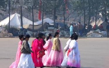 朝鲜女人最喜欢的这种鞋子，在中国人看来却已经过时！