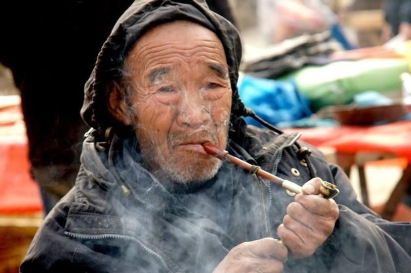 全球男性吸烟者数量首次下降