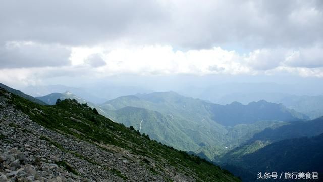 登顶秦岭海拔最高峰，让你亲身体验“一日历四季，十里不同天”!