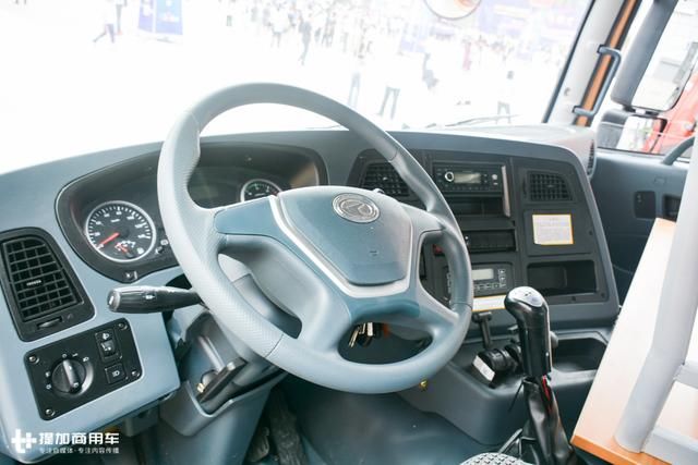 卡设计理念落后十年?详解华菱汉马H9牵引车为