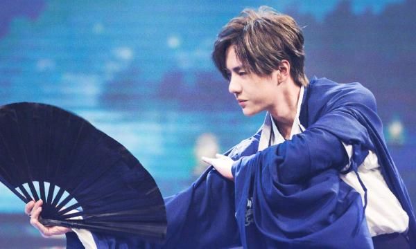 王一博适合主持吗