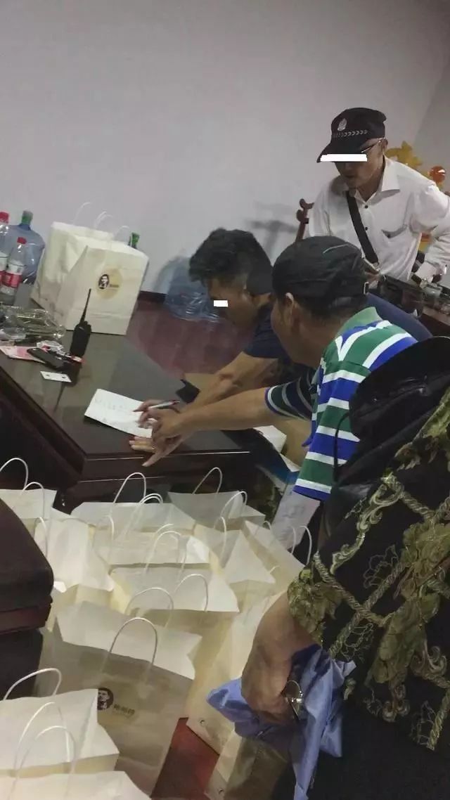 又有黑幕曝光，网红食品的这些“真相”太扎心