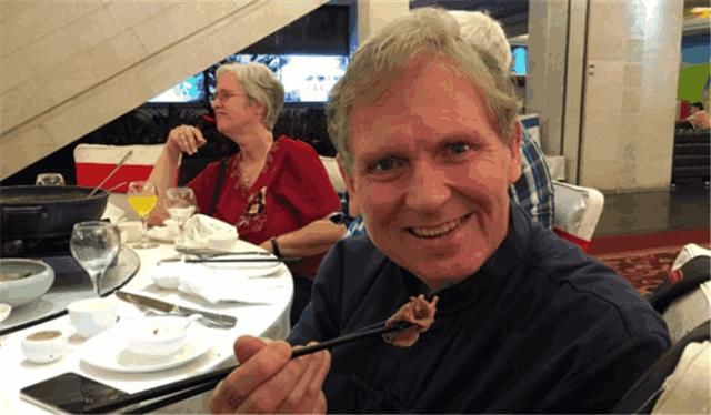 外国人:在中国真的是“我的手机就是我的生命”图片