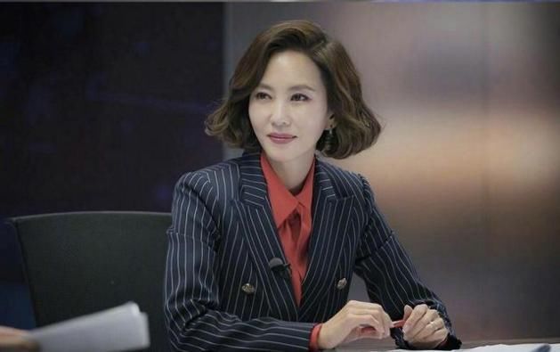 梦境的迷雾，解析梦见喜欢的人当着我的面和别的女人亲热的深层含义