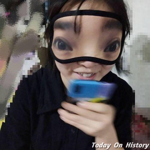 粉丝网上买了个鹿晗眼罩 实际效果逗乐所有人