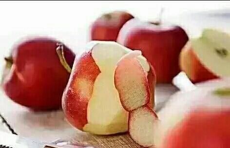 苹果皮可以去黑眼圈、去痘印吗?